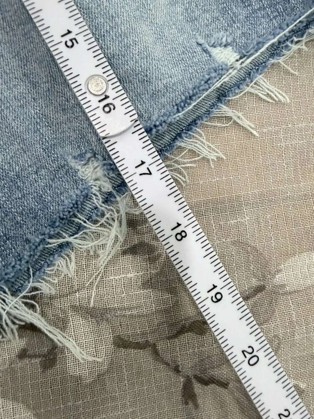 Aeropostale Light Wash Distressed Denim Shorts Sz 30 Raw Hem Stretch Jean Shorts